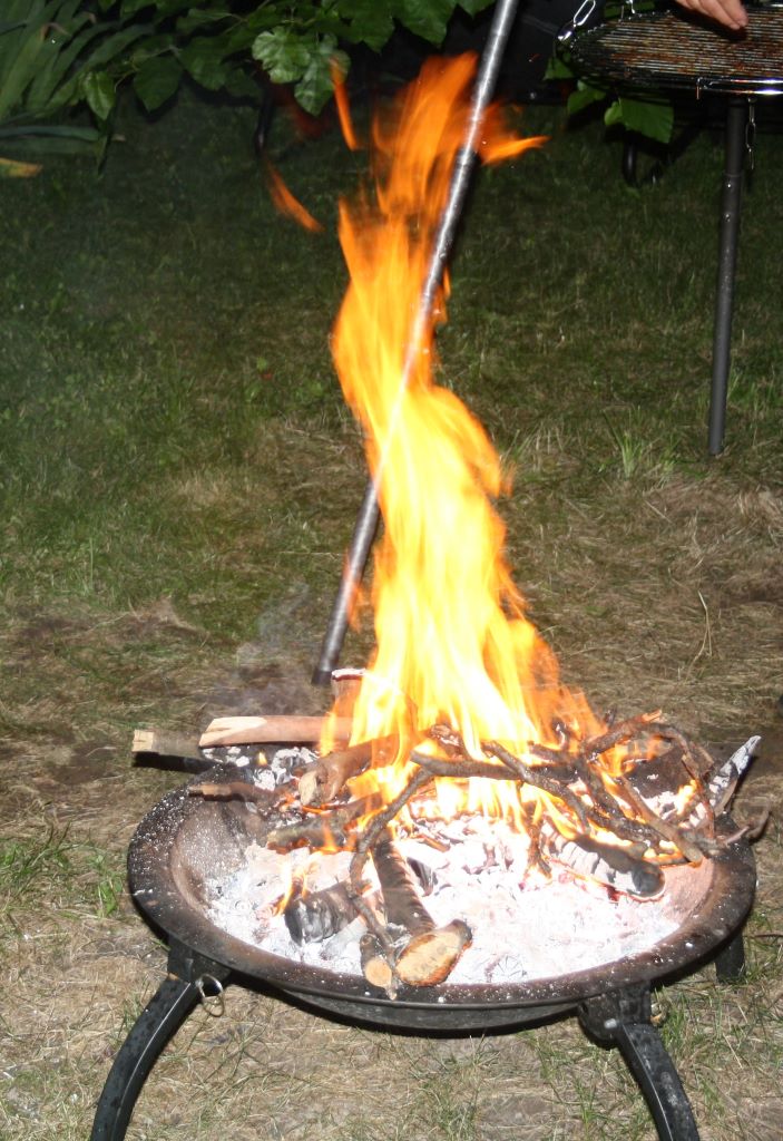 Feuerschale mit Flamme
