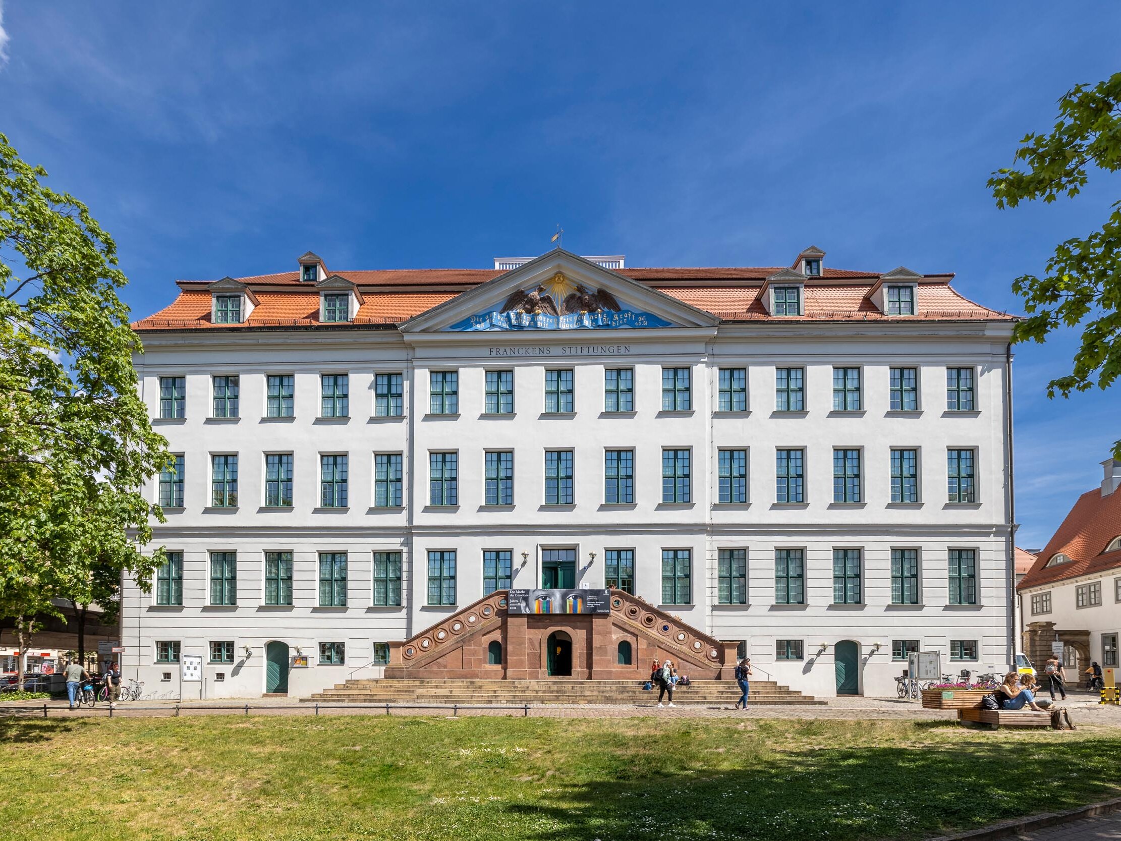 Haupthaus Franckesche Stiftungen, Ansicht vom Franckeplatz