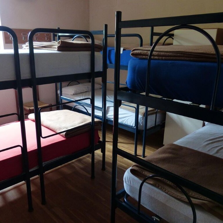 mehrere Bettgestelle als Doppelbett