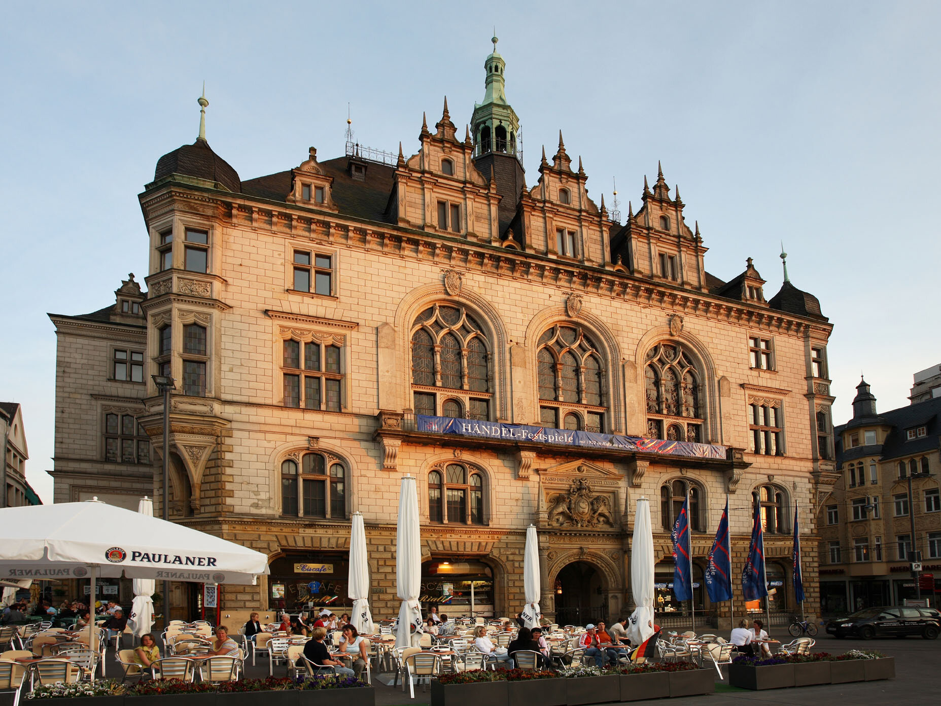 Das Stadthaus von Halle ist das neugotische Versammlungs-, Sitzungs- und Festgebäude auf dem Marktplatz der Stadt Halle (Saale) und ein unter Denkmalschutz stehendes Wahrzeichen der Stadt. 