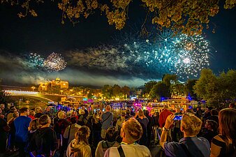 Spektakuläres Höhenfeuerwerk