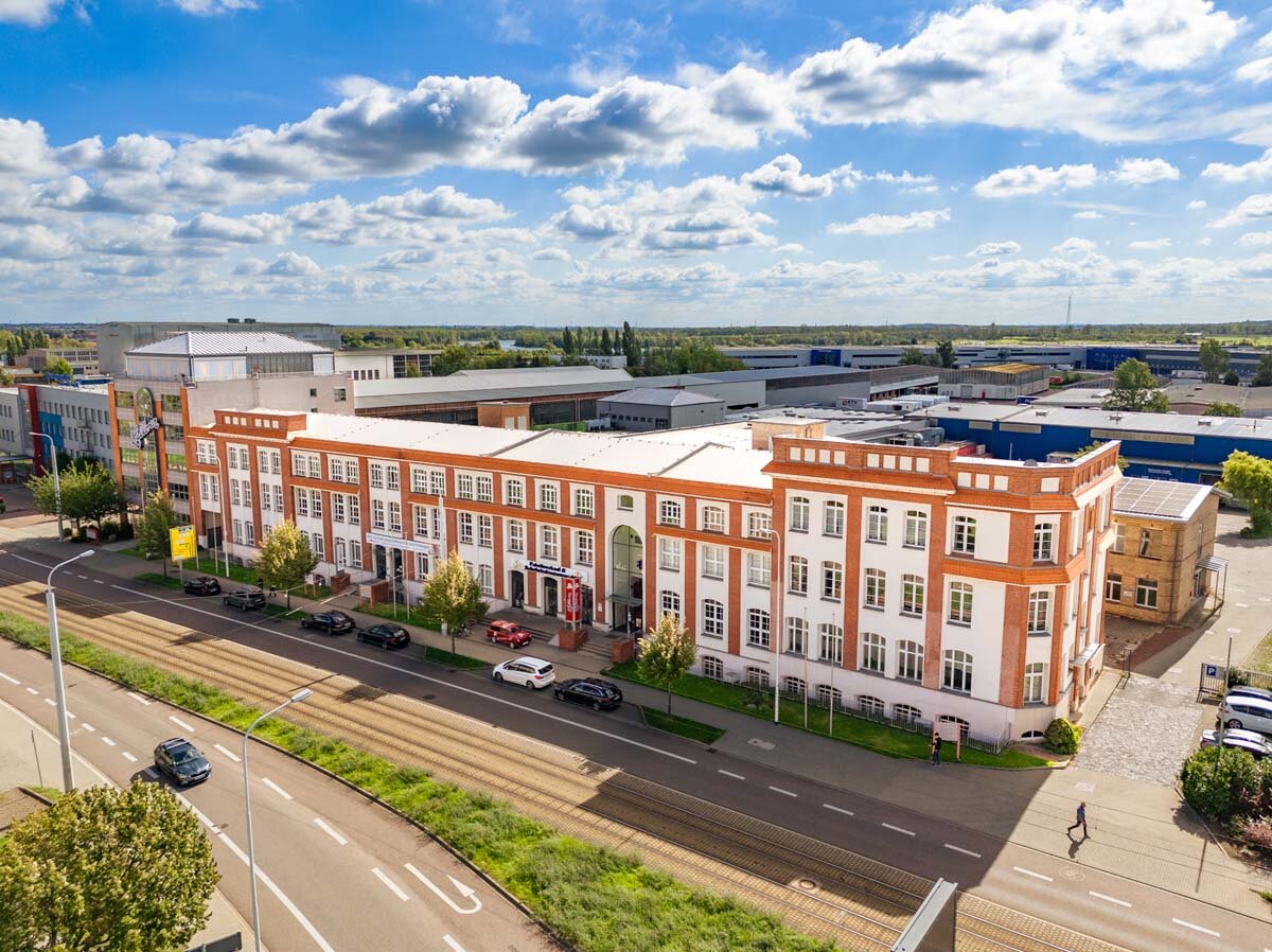 Schrägluftbild mit Außenansicht von der Halloren Schokoladenfabrik