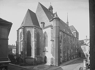 Außenansicht der Ulrichskirche vom Boulevard aus, mit Turm an Nordostecke für Zugang zum Dachstuhl (Foto: Fritz Möller, 1901)