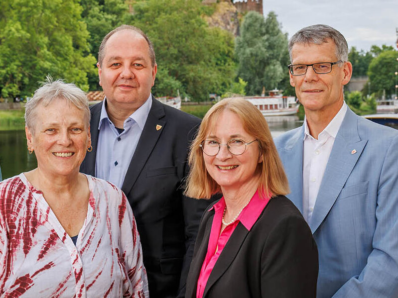 Gruppenbild Oberbürgermeister der Stadt Halle (Saale) und die vier Beigeordneten
