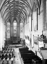 Blick von der Westempore auf das Chorgestühl und den Altar (aufgenommen von Fritz Möller im Jahr 1901)