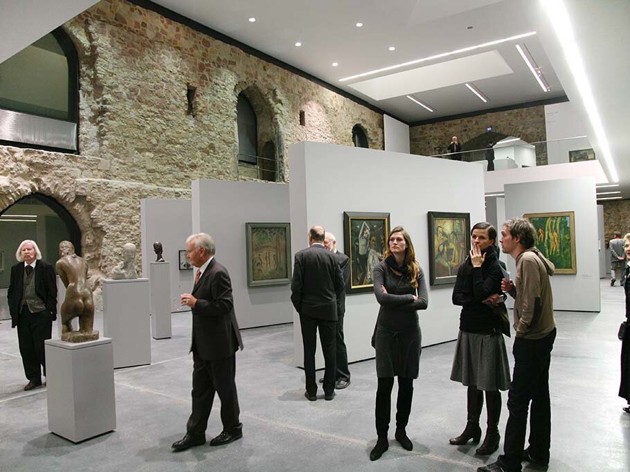 Besucher in der Ausstellung