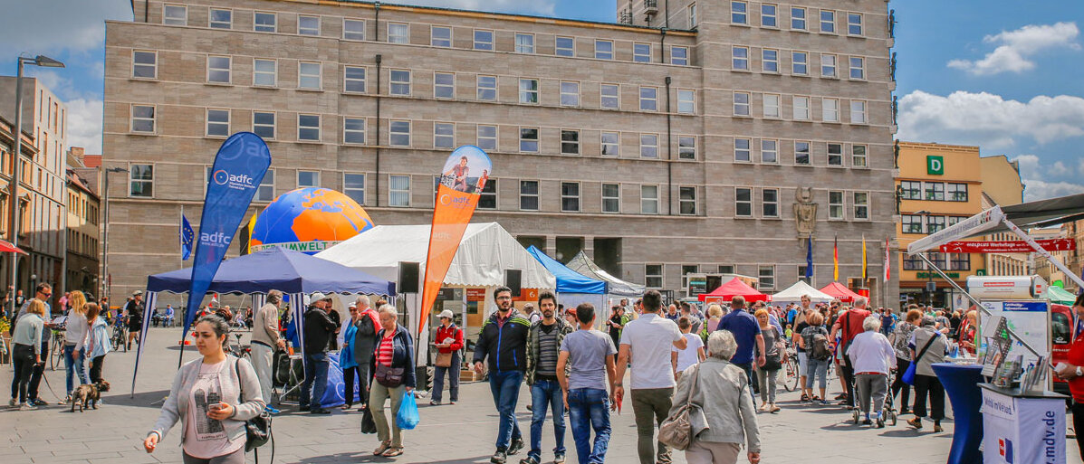 Umwelttag auf dem halleschen Marktplatz