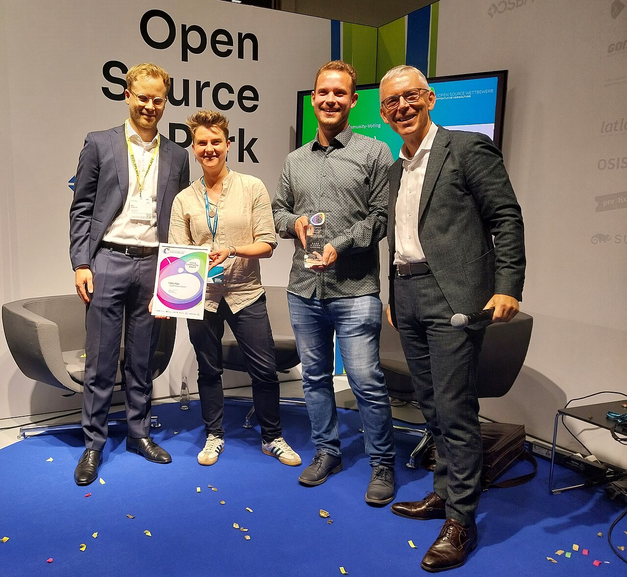 Übergabe Open Source Preis an die Stadt Halle (Saale)