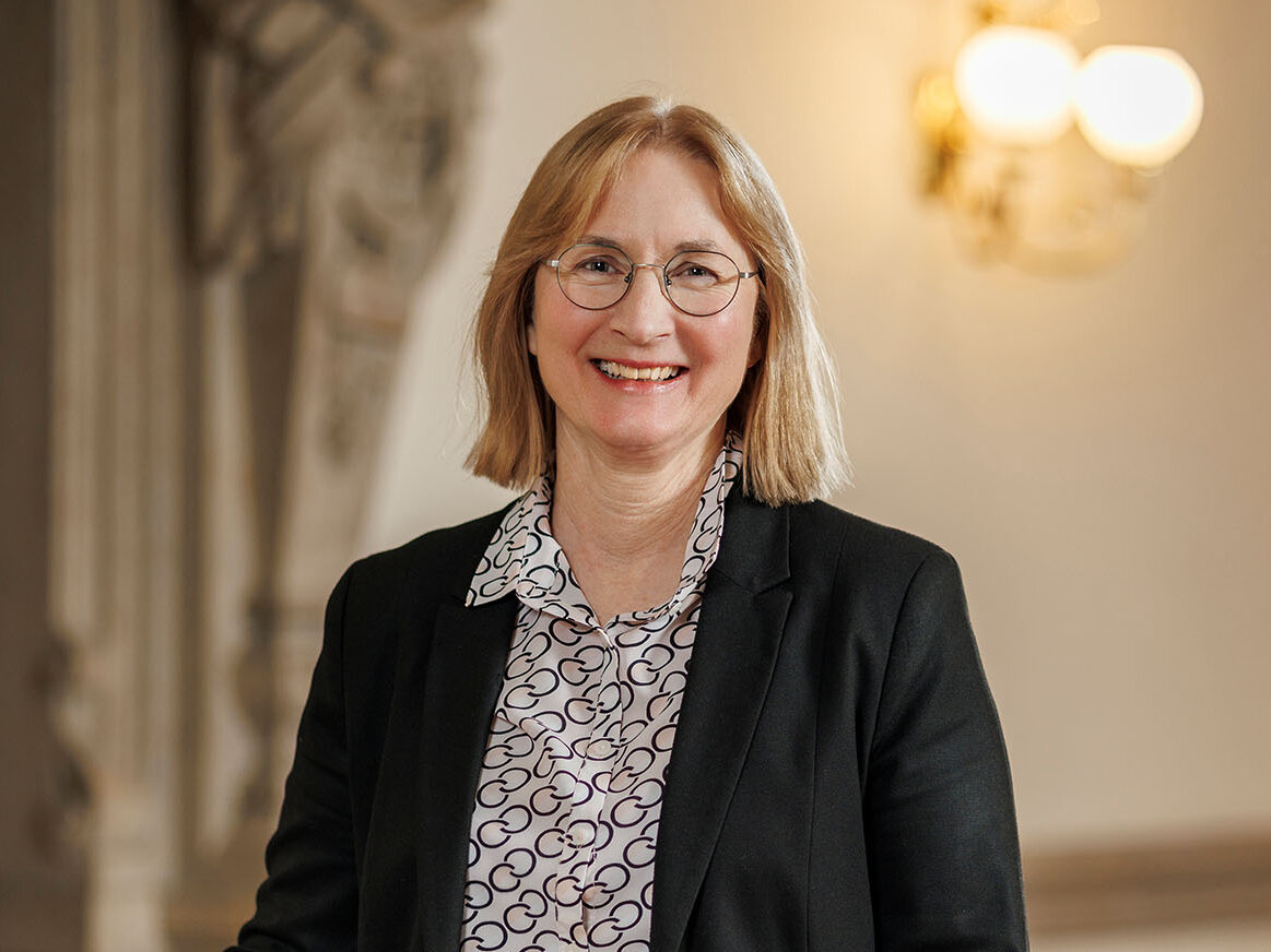 Porträtbild von Frau Dr. Marquardt im Stadthaus